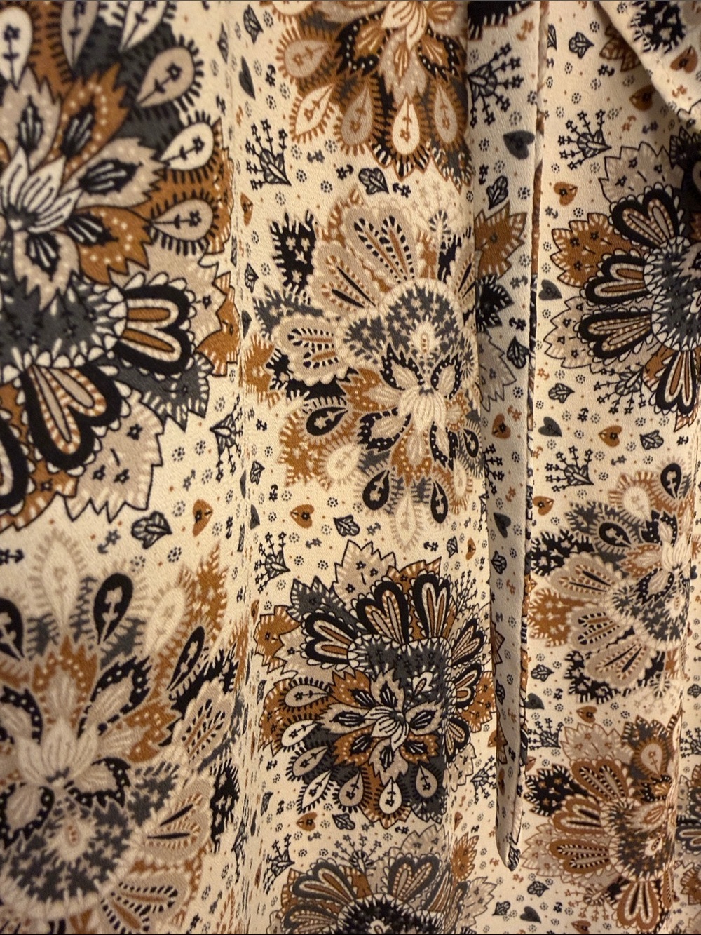 LOFT Sleeveless Floral Ruffle Neck Blouse in Cream, Brown and Black XL - Picture 5 of 8